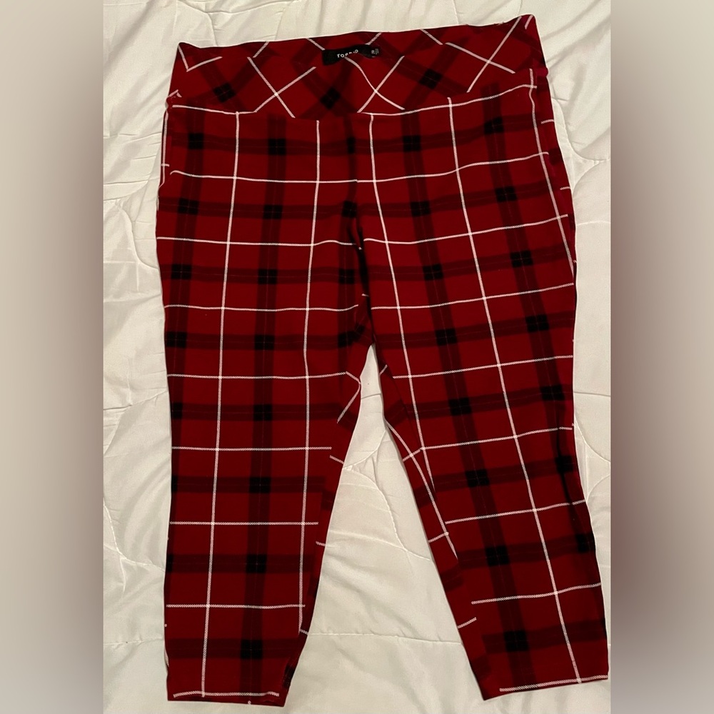 Torrid plaid capri with tummy control panel. Size 2